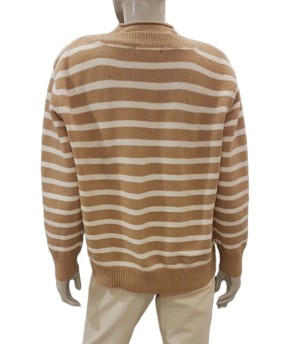 Women's striped sweater with heart embroidery. 3