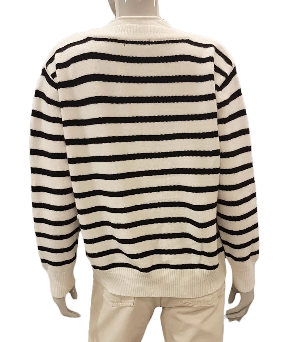 Women's striped sweater with heart embroidery. 3