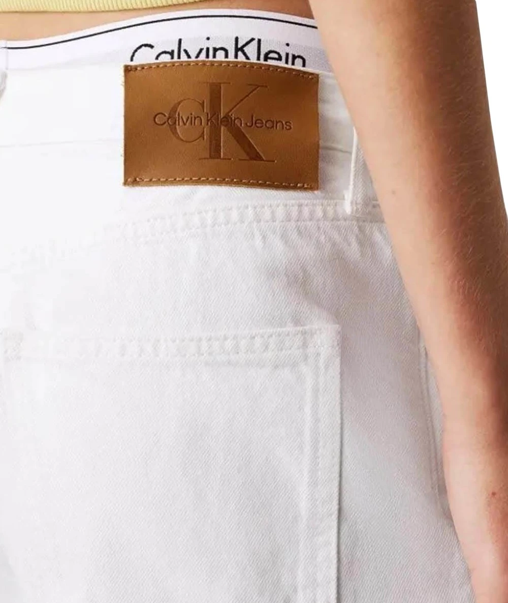 Calvin Klein Women's High Waisted Jeans Loose Fit. 4