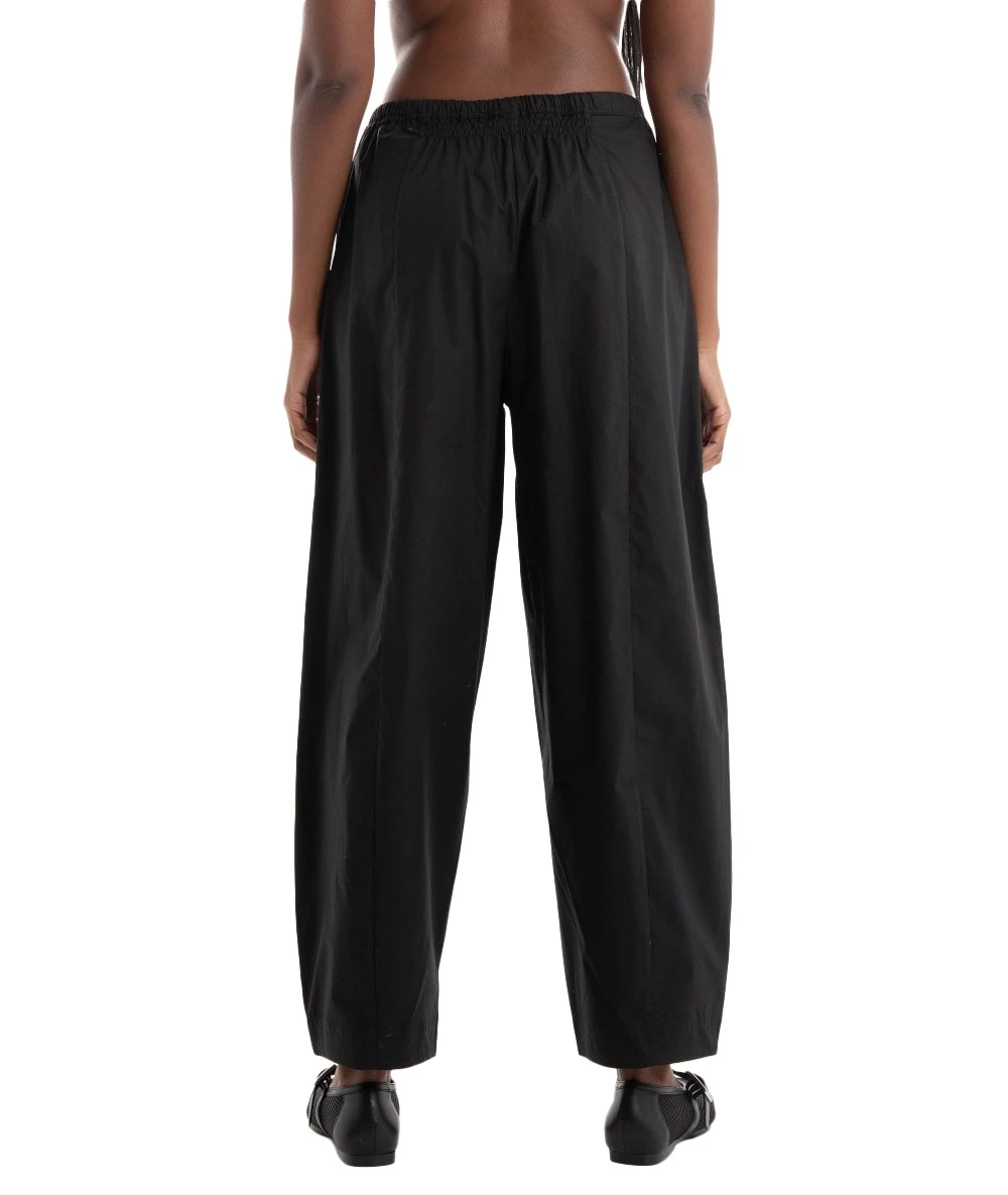 BLACK & BLACK Γυναικείο ψηλόμεσο cropped παντελόνι με ελαστική μέση και χαλαρή εφαρμογή 3