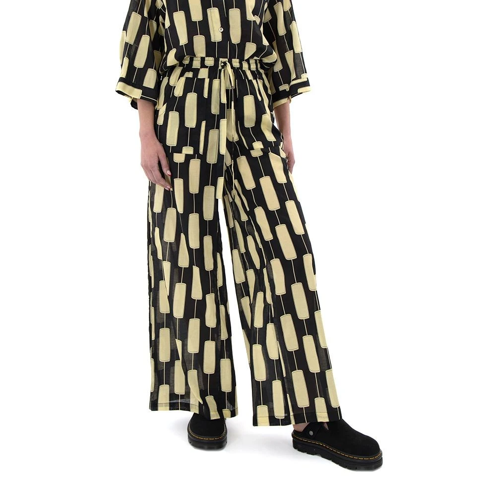 BLACK & BLACK Women's trousers in a wide line 1