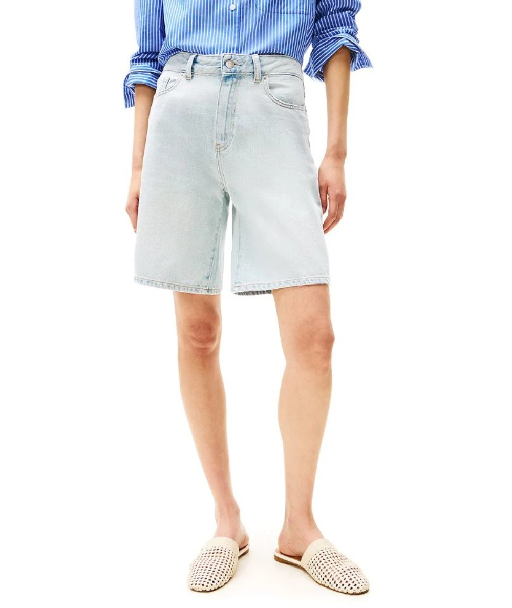 TOMMY HILFIGER Women's Comfortable Denim Shorts. 1